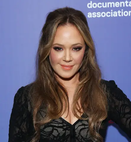 Leah Remini: Tiểu Sử, Sự Nghiệp "vua Các Nữ Hoàng" Và Sự Kiện Ly Khai Scientology Leah Remini: Tiểu Sử, Sự Nghiệp "vua Các Nữ Hoàng" Và Sự Kiện Ly Khai Scientology