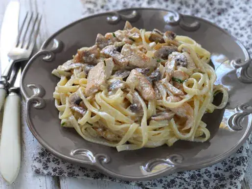 Рецепт Пасты С Курицей И Грибами: Пошаговое Приготовление В Сливочном Соусе И На Сковороде Рецепт Пасты С Курицей И Грибами: Пошаговое Приготовление В Сливочном Соусе И На Сковороде
