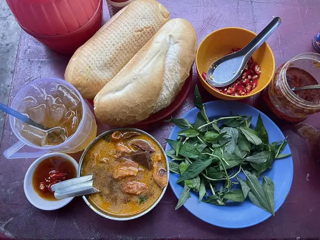 Tìm Hiểu Phá Lấu Là Món Gì: Định Nghĩa, Nguyên Liệu Và Nguồn Gốc Món Ăn Truyền Thống