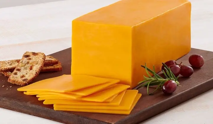 Tìm Hiểu Phô Mai Cheddar Là Gì: Định Nghĩa, Đặc Điểm Và So Sánh Với Mozzarella