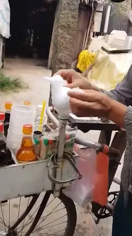 Gợi Nhớ Siro Đá Bào Tuổi Thơ – Món Quà Giải Khát Gắn Liền Ký Ức Tuổi Nhỏ