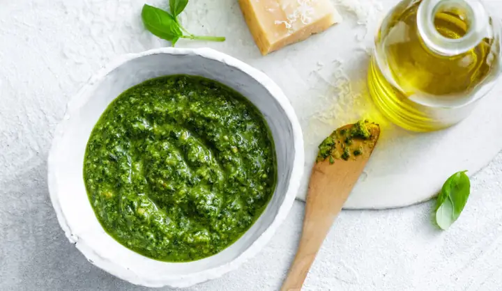 Sốt Pesto Có Vị Gì? Khám Phá Hương Vị Đặc Trưng Của Nước Sốt Ý Sốt Pesto Có Vị Gì? Khám Phá Hương Vị Đặc Trưng Của Nước Sốt Ý