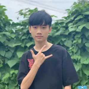 Tiểu Sử Streamer 108.bụi: Hồ Sơ, Sự Nghiệp Free Fire & Những Sự Thật Ít Ai Biết Tiểu Sử Streamer 108.bụi: Hồ Sơ, Sự Nghiệp Free Fire & Những Sự Thật Ít Ai Biết