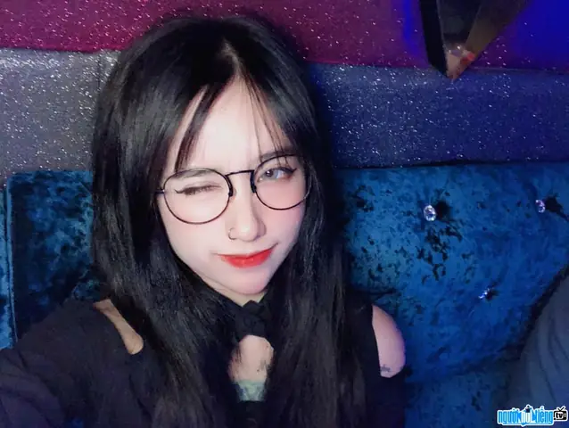 Streamer Tippy Là Ai? Tiểu Sử, Tên Thật, Dấu Ấn The Queen Và Hiện Trạng Nghỉ Livestream Streamer Tippy Là Ai? Tiểu Sử, Tên Thật, Dấu Ấn The Queen Và Hiện Trạng Nghỉ Livestream