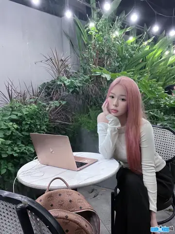 Trang Navy (nguyễn Kiều Trang) Là Ai? Tiểu Sử, Sự Nghiệp Streamer & Huấn Luyện Viên Idol Tiktok