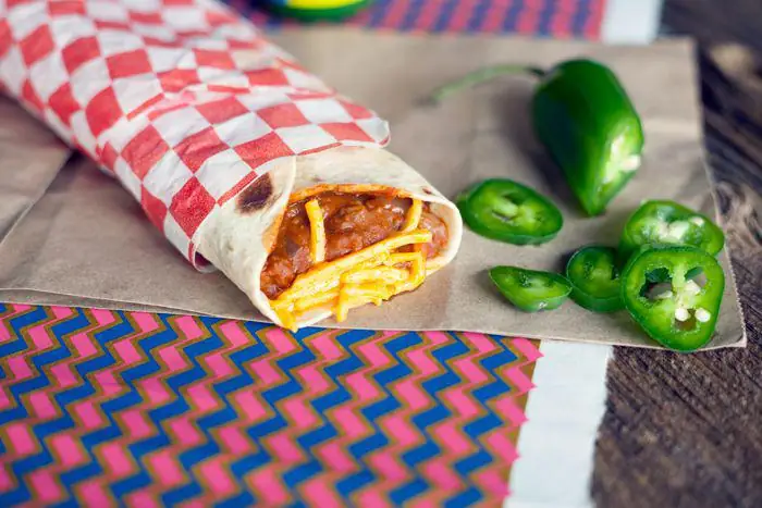 Taco Bell Chili Cheese Burrito Là Gì Và Cách Thưởng Thức Món Burrito Phô Mai Thịt Chili Tại Cửa Hàng Hay Tự Làm Ở Nhà