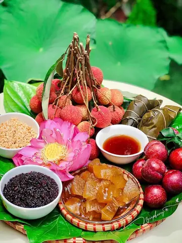 Gợi Ý Tết Đoan Ngọ Ăn Gì: Các Món Truyền Thống Mang Lại May Mắn, Sức Khỏe Cho Gia Đình Gợi Ý Tết Đoan Ngọ Ăn Gì: Các Món Truyền Thống Mang Lại May Mắn, Sức Khỏe Cho Gia Đình