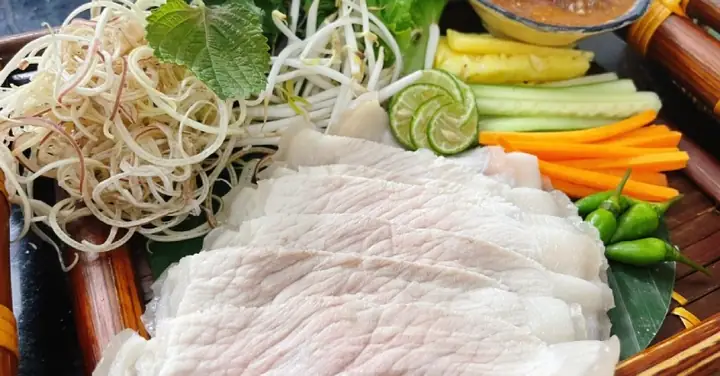 Tổng Hợp Top Quán Bánh Tráng Cuốn Thịt Heo 2 Đầu Da Đà Nẵng Ngon Chuẩn Vị Cho Người Yêu Ẩm Thực Tổng Hợp Top Quán Bánh Tráng Cuốn Thịt Heo 2 Đầu Da Đà Nẵng Ngon Chuẩn Vị Cho Người Yêu Ẩm Thực
