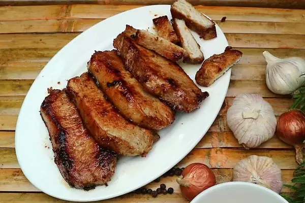 Cách Làm Thịt Heo Quay Áp Chảo Giòn Tan Tại Nhà Không Bị Văng Dầu