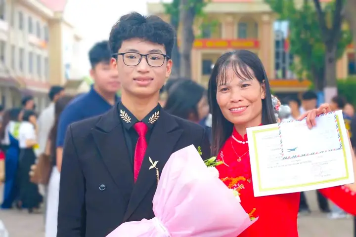 Nguyễn Khắc Công: Hồ Sơ Thủ Khoa A00 30/30 Điểm Năm 2026, Gia Đình Nông Dân Và Bí Kíp Học Tập