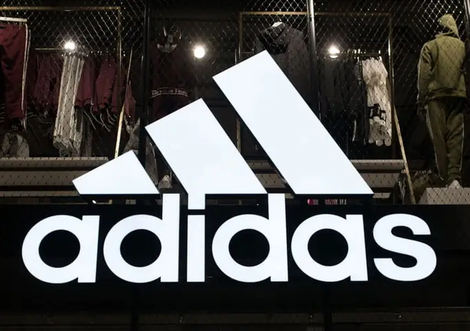Thương Hiệu Adidas: Lịch Sử, Quốc Gia, Công Nghệ & Tổng Quan Các Dòng Sản Phẩm Chính Hãng Thương Hiệu Adidas: Lịch Sử, Quốc Gia, Công Nghệ & Tổng Quan Các Dòng Sản Phẩm Chính Hãng