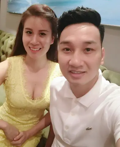 Nguyễn Ngọc Hương: Tiểu Sử, Chồng Mc Thành Trung, Con Cái & Cuộc Sống Penthouse 18 Tỷ Sau Khi Nghỉ Bay Nguyễn Ngọc Hương: Tiểu Sử, Chồng Mc Thành Trung, Con Cái & Cuộc Sống Penthouse 18 Tỷ Sau Khi Nghỉ Bay