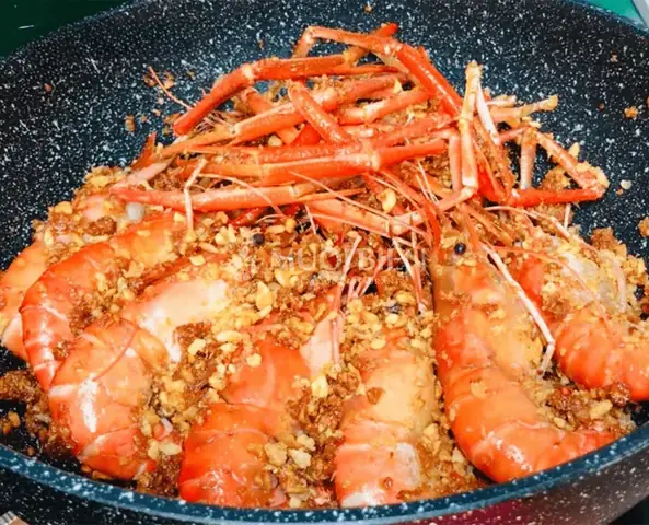 Cách Làm Tôm Càng Xanh Rang Muối Giòn Ngon Chuẩn Vị Tại Nhà