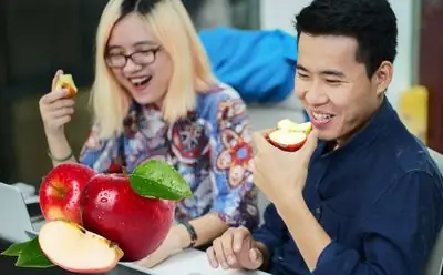Giải Mã Mối Liên Hệ Giữa Trái Bơm Và Trái Táo: Nguồn Gốc Tên Gọi Và Đặc Điểm Quả Táo Tây Giải Mã Mối Liên Hệ Giữa Trái Bơm Và Trái Táo: Nguồn Gốc Tên Gọi Và Đặc Điểm Quả Táo Tây