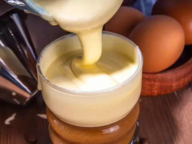 Cách Làm Trứng Đánh Kem Với Sữa Đặc (kem Trứng) Đơn Giản Tại Nhà Cách Làm Trứng Đánh Kem Với Sữa Đặc (kem Trứng) Đơn Giản Tại Nhà