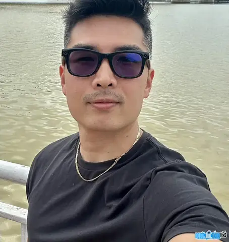 Hồ Sơ Youtuber Cường Nước Mỹ: Tiểu Sử, Kênh Youtube & Chủ Đề Nội Dung Nổi Bật Về Cuộc Sống Mỹ Hồ Sơ Youtuber Cường Nước Mỹ: Tiểu Sử, Kênh Youtube & Chủ Đề Nội Dung Nổi Bật Về Cuộc Sống Mỹ