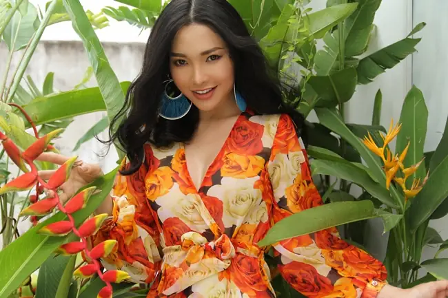 Tiểu Sử &Aacute; Hậu Lương Th&aacute;i Tr&acirc;n: Hồ Sơ L&yacute; Lịch, Sự Nghiệp & Tin Tức Mới Nhất Về "n&agrave;ng Hậu" Si&ecirc;u T&agrave;i Năng Thế Giới 2017