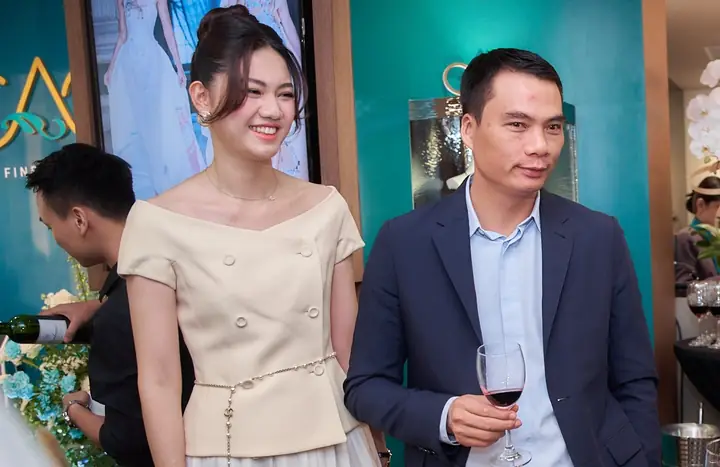 Tổng Hợp Hồ Sơ Á Hậu Ngô Thanh Thanh Tú: Chiều Cao, Học Vấn, Chồng Và Sự Nghiệp Doanh Nhân Tổng Hợp Hồ Sơ Á Hậu Ngô Thanh Thanh Tú: Chiều Cao, Học Vấn, Chồng Và Sự Nghiệp Doanh Nhân
