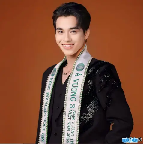 &Aacute; Vương Dương L&yacute; Ho&agrave;ng Ph&uacute;c: Tiể Sử, Sự Nghiệp V&agrave; H&agrave;nh Tr&igrave;nh Đăng Quang Miss And Mister Idol Vietnam 2024