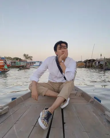 Hồ Sơ Blogger Du Lịch B&agrave;n Văn Minh: Tiểu Sử, Phong C&aacute;ch Viết & K&ecirc;nh Theo D&otilde;i Mới Nhất