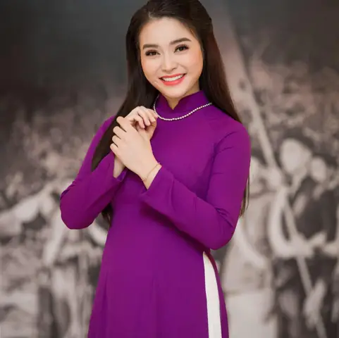 Ca Sĩ Đinh Trang: Tiểu Sử, Thành Tích Cao Học 10 Tuyệt Đối Và Vụ Tranh Cãi Học Trò Vô Ơn Ca Sĩ Đinh Trang: Tiểu Sử, Thành Tích Cao Học 10 Tuyệt Đối Và Vụ Tranh Cãi Học Trò Vô Ơn