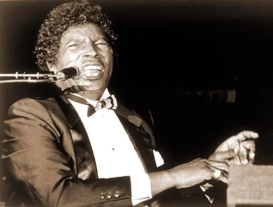 Charles Brown (ca Sĩ Blues): Tiểu Sử, Phong Cách Âm Nhạc & Top Ca Khúc Kinh Điển Gây Cảm Hứng Cho Ray Charles Charles Brown (ca Sĩ Blues): Tiểu Sử, Phong Cách Âm Nhạc & Top Ca Khúc Kinh Điển Gây Cảm Hứng Cho Ray Charles