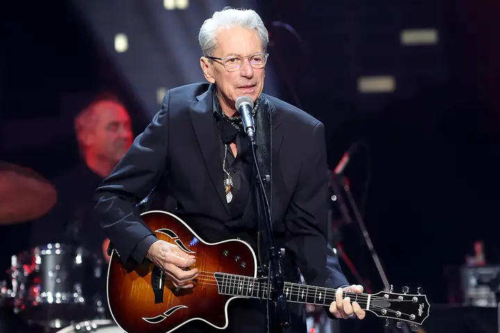 Joe Ely Qua Đời Tuổi 78: Tưởng Niệm Huyền Thoại Nhạc Đồng Quê Texas, Thành Viên The Flatlanders Joe Ely Qua Đời Tuổi 78: Tưởng Niệm Huyền Thoại Nhạc Đồng Quê Texas, Thành Viên The Flatlanders