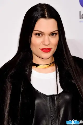 Tìm Hiểu Jessie J: Tiểu Sử, Hành Trình Chống Chọi Bệnh Tật & Top Bài Hát Hay Nhất Của Nữ Ca Sĩ Pop Anh Tìm Hiểu Jessie J: Tiểu Sử, Hành Trình Chống Chọi Bệnh Tật & Top Bài Hát Hay Nhất Của Nữ Ca Sĩ Pop Anh