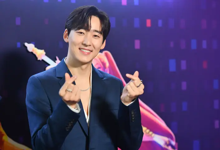 Kevin Woo: Từ Thành Viên K-pop Đến Ngôi Sao K-pop: Demon Hunters Kevin Woo: Từ Thành Viên K-pop Đến Ngôi Sao K-pop: Demon Hunters