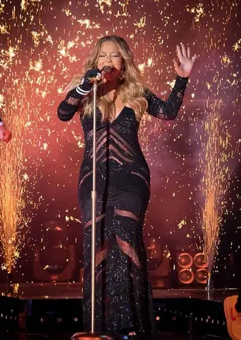 Hồ Sơ Mariah Carey: Tiểu Sử, Kỷ Lục "nữ Hoàng Âm Vực" Và Top Ca Khúc Hay Nhất Hồ Sơ Mariah Carey: Tiểu Sử, Kỷ Lục "nữ Hoàng Âm Vực" Và Top Ca Khúc Hay Nhất