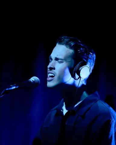 T&igrave;m Hiểu Ca Sĩ Ryan Beatty: Tiểu Sử, Đĩa Đồ, Giải Thưởng Grammy & B&agrave;i H&aacute;t Nổi Bật Nhất