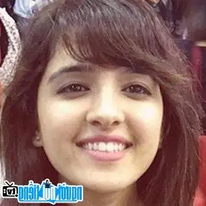 Tiểu Sử Shirley Setia: Từ Ca Sĩ Pop Trên Youtube Đến Ngôi Sao Điện Ảnh Bollywood Tiểu Sử Shirley Setia: Từ Ca Sĩ Pop Trên Youtube Đến Ngôi Sao Điện Ảnh Bollywood