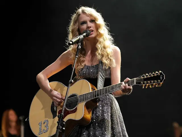 Taylor Swift: Hành Trình Từ Công Chúa Country Đến Nữ Hoàng Pop Toàn Cầu – Sự Nghiệp, Tài Sản & Thành Tựu Đỉnh Cao Taylor Swift: Hành Trình Từ Công Chúa Country Đến Nữ Hoàng Pop Toàn Cầu – Sự Nghiệp, Tài Sản & Thành Tựu Đỉnh Cao