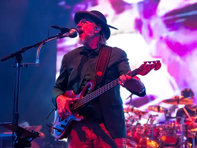 Les Claypool: Tiểu Sử, Phong Cách Bass Độc Đáo & Toàn Cảnh Sự Nghiệp Từ Primus Đến Các Dự Án Phụ Les Claypool: Tiểu Sử, Phong Cách Bass Độc Đáo & Toàn Cảnh Sự Nghiệp Từ Primus Đến Các Dự Án Phụ