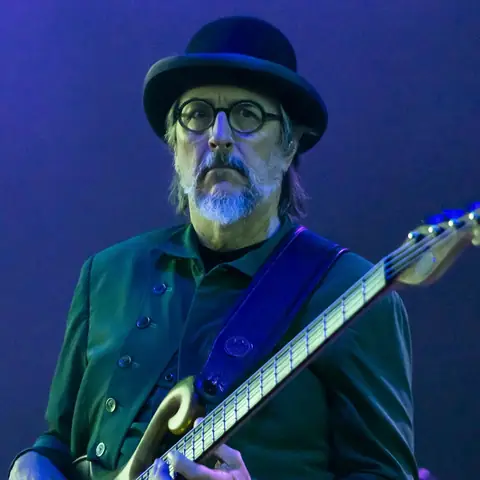 Les Claypool: Tiểu Sử, Phong Cách Bass Độc Đáo & Toàn Cảnh Sự Nghiệp Từ Primus Đến Các Dự Án Phụ Les Claypool: Tiểu Sử, Phong Cách Bass Độc Đáo & Toàn Cảnh Sự Nghiệp Từ Primus Đến Các Dự Án Phụ
