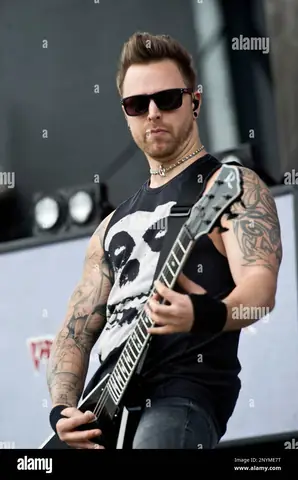 Matthew Tuck (matt Tuck): Tiểu Sử, Kỹ Thuật H&aacute;t Đặc Trưng & Những Ca Kh&uacute;c Điển H&igrave;nh Của Bullet For My Valentine