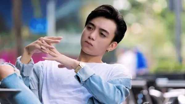 Tiểu Sử Ca Sĩ Soobin Hoàng Sơn: Tên Thật, Tuổi, Gia Thế & Những Bản Hit Điển Hình Tiểu Sử Ca Sĩ Soobin Hoàng Sơn: Tên Thật, Tuổi, Gia Thế & Những Bản Hit Điển Hình
