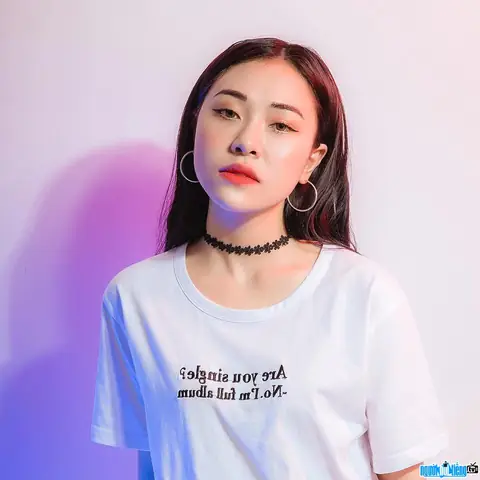 Ca Sĩ Trần Hòa: Phân Biệt 3 Nhân Vật Trùng Tên (nữ Ca Sĩ Indie, Hoa Tran Vợ Việt Hoàn, Nhà Sáng Tác) & Tiểu Sử Chi Tiết Ca Sĩ Trần Hòa: Phân Biệt 3 Nhân Vật Trùng Tên (nữ Ca Sĩ Indie, Hoa Tran Vợ Việt Hoàn, Nhà Sáng Tác) & Tiểu Sử Chi Tiết