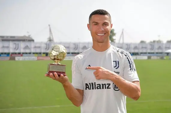 Hồ Sơ Cristiano Ronaldo (cr7): Tiểu Sử, Sự Nghiệp, Th&agrave;nh T&iacute;ch V&agrave; Tin Tức Mới Nhất