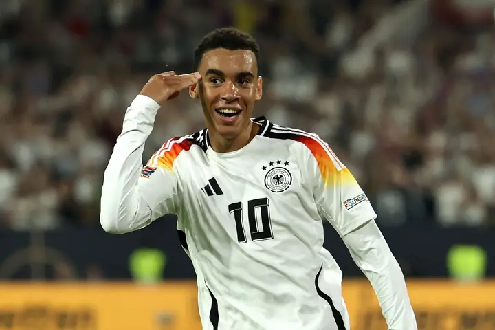 Hồ Sơ Cầu Thủ Jamal Musiala: Tiểu Sử, Sự Nghiệp, Chấn Thương Mới Nhất & Vai Trò Số 10 Bayern Munich Hồ Sơ Cầu Thủ Jamal Musiala: Tiểu Sử, Sự Nghiệp, Chấn Thương Mới Nhất & Vai Trò Số 10 Bayern Munich
