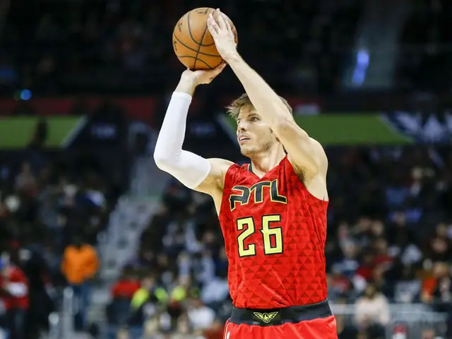 Kyle Korver: Sự Nghiệp Nba, Kỷ Lục N&eacute;m 3 Điểm V&agrave; Ph&acirc;n T&iacute;ch Lối Chơi "kỵ Sĩ B&oacute;ng Đ&ecirc;m"