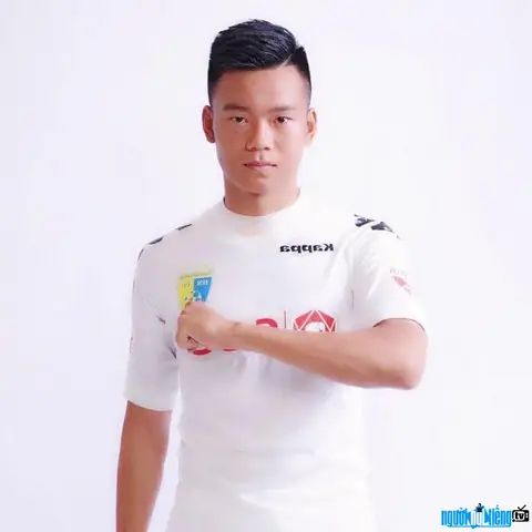 Nguyễn Thành Chung: Tiểu Sử, Sự Nghiệp Và Thành Tích Của Cầu Thủ Trung Vệ Được Yêu Thích Nguyễn Thành Chung: Tiểu Sử, Sự Nghiệp Và Thành Tích Của Cầu Thủ Trung Vệ Được Yêu Thích