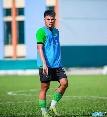 Phan Bá Hoàng: Tiểu Sử, Hành Trình Từ U18 Việt Nam Làm Shipper Đến Quay Lại V-league Phan Bá Hoàng: Tiểu Sử, Hành Trình Từ U18 Việt Nam Làm Shipper Đến Quay Lại V-league
