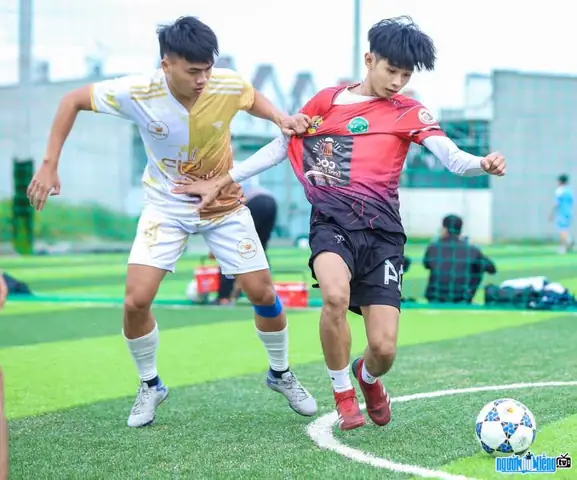 Phan Bá Hoàng: Tiểu Sử, Hành Trình Từ U18 Việt Nam Làm Shipper Đến Quay Lại V-league Phan Bá Hoàng: Tiểu Sử, Hành Trình Từ U18 Việt Nam Làm Shipper Đến Quay Lại V-league