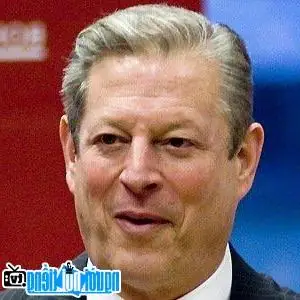 Tiểu Sử Al Gore: Từ Phó Tổng Thống Mỹ Đến Nhà Hoạt Động Biến Đổi Khí Hậu Đoạt Nobel Hòa Bình Tiểu Sử Al Gore: Từ Phó Tổng Thống Mỹ Đến Nhà Hoạt Động Biến Đổi Khí Hậu Đoạt Nobel Hòa Bình