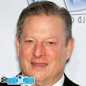 Tiểu Sử Al Gore: Từ Phó Tổng Thống Mỹ Đến Nhà Hoạt Động Biến Đổi Khí Hậu Đoạt Nobel Hòa Bình Tiểu Sử Al Gore: Từ Phó Tổng Thống Mỹ Đến Nhà Hoạt Động Biến Đổi Khí Hậu Đoạt Nobel Hòa Bình