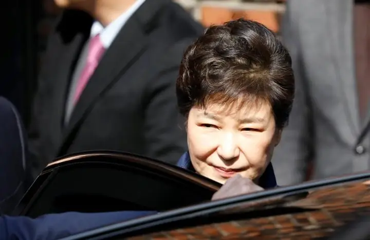 Tiểu Sử Park Geun-hye: Hành Trình Từ Nữ Tổng Thống Đầu Tiên Hàn Quốc Đến Vụ Án Tham Nhũng Và Ân Xá Tiểu Sử Park Geun-hye: Hành Trình Từ Nữ Tổng Thống Đầu Tiên Hàn Quốc Đến Vụ Án Tham Nhũng Và Ân Xá