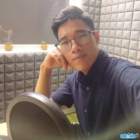 Trung Voice (trần Thiên Trung) Là Ai? Tiểu Sử, Chuyên Môn & Các Khóa Học Đào Tạo Giọng Nói Đẳng Cấp Trung Voice (trần Thiên Trung) Là Ai? Tiểu Sử, Chuyên Môn & Các Khóa Học Đào Tạo Giọng Nói Đẳng Cấp