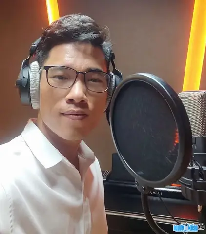 Trung Voice (trần Thiên Trung) Là Ai? Tiểu Sử, Chuyên Môn & Các Khóa Học Đào Tạo Giọng Nói Đẳng Cấp Trung Voice (trần Thiên Trung) Là Ai? Tiểu Sử, Chuyên Môn & Các Khóa Học Đào Tạo Giọng Nói Đẳng Cấp