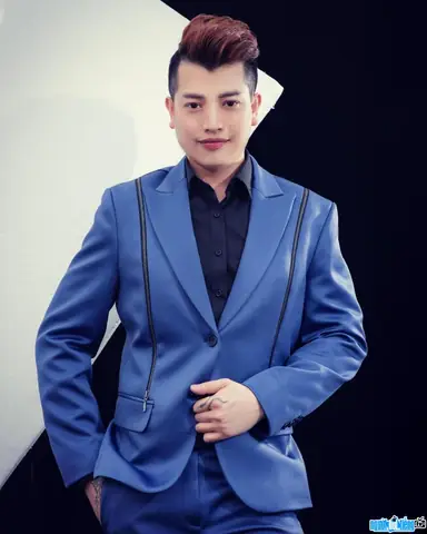 Chuyên Gia Trang Điểm Kevin Lê: Lý Lịch, Hành Trình Và Dịch Vụ Nổi Bật Chuyên Gia Trang Điểm Kevin Lê: Lý Lịch, Hành Trình Và Dịch Vụ Nổi Bật